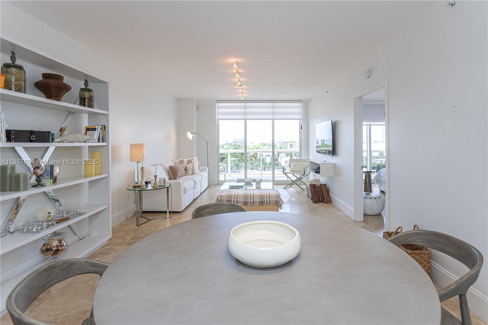 9595 Collins Ave N6-F