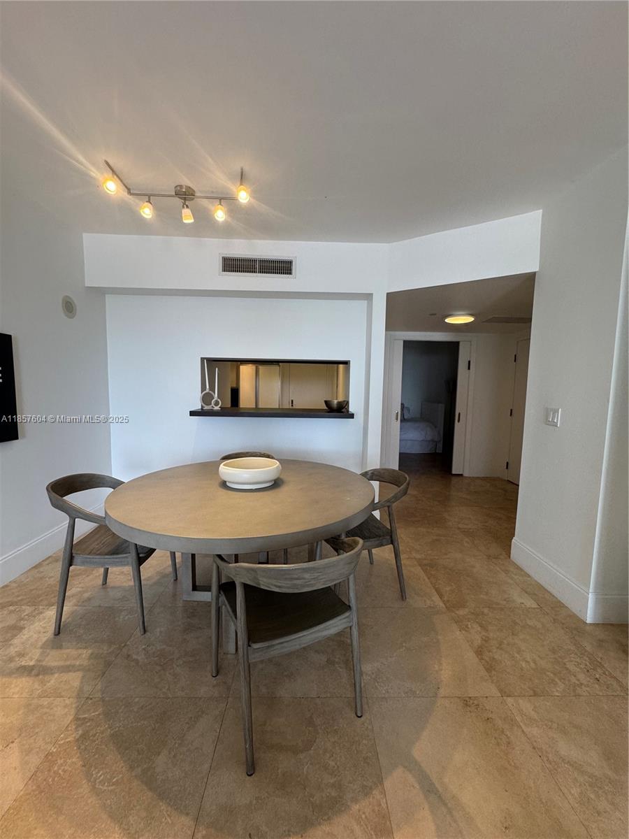 SOLIMAR CONDO - Residential