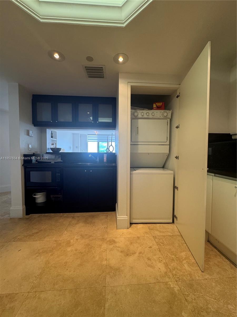 SOLIMAR CONDO - Residential