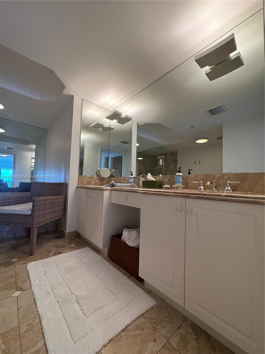 SOLIMAR CONDO - Residential