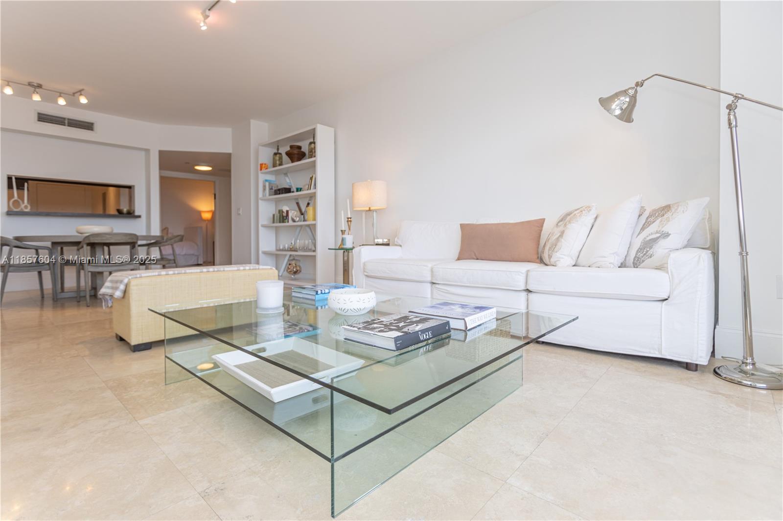 SOLIMAR CONDO - Residential