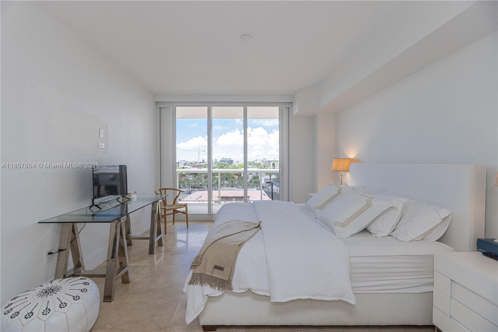 SOLIMAR CONDO - Residential