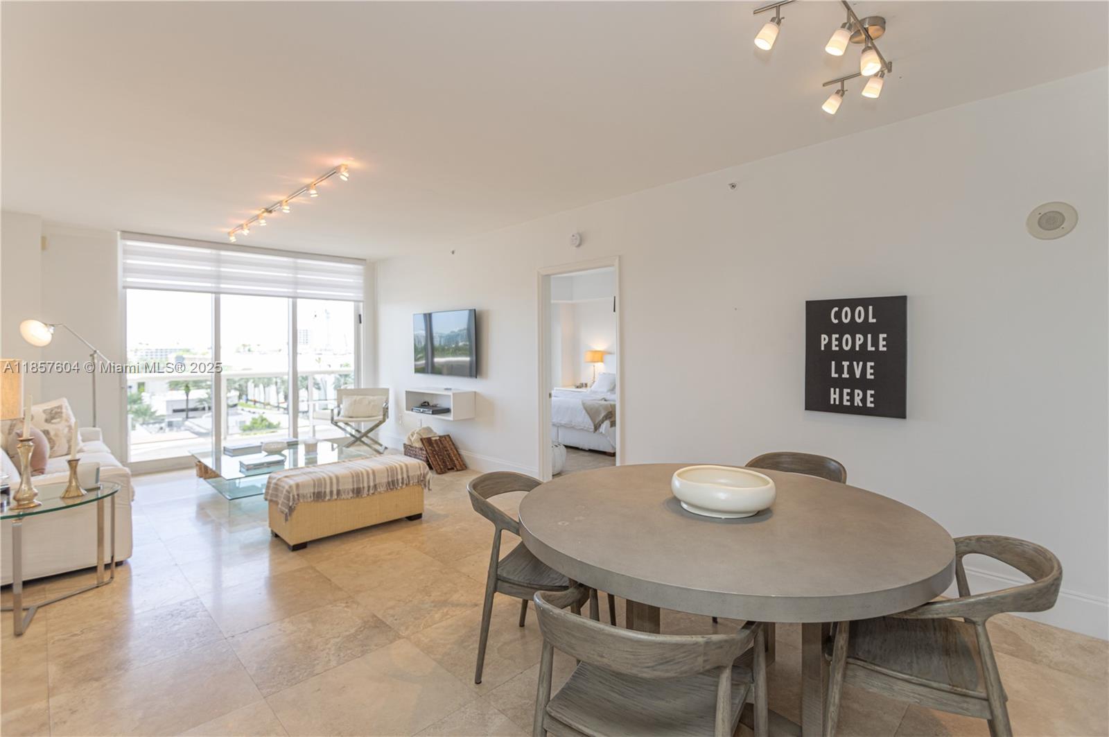 SOLIMAR CONDO - Residential