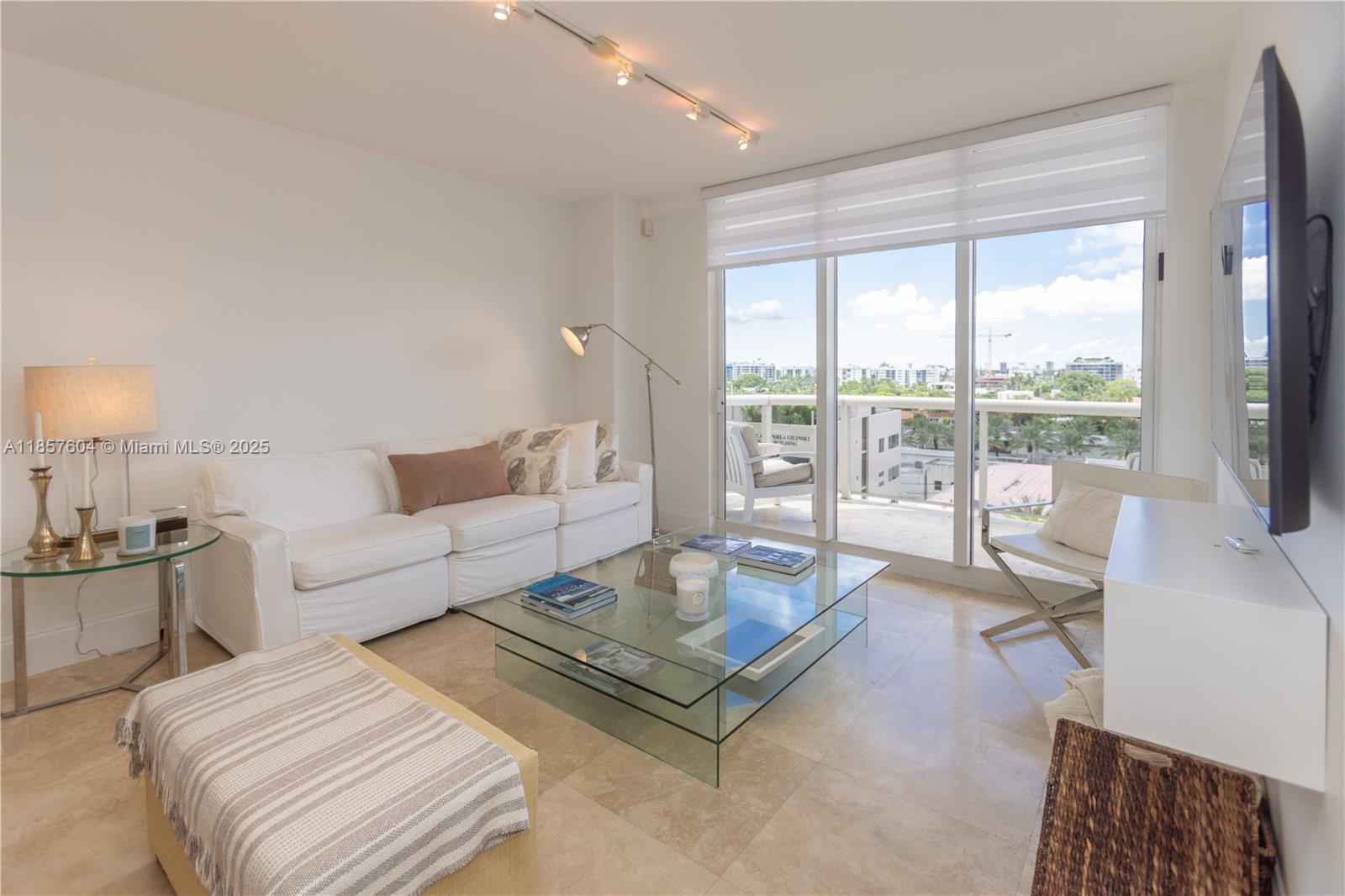 SOLIMAR CONDO - Residential