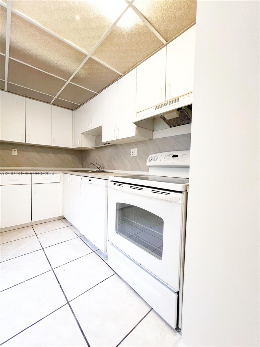 SUNRISE POINT CONDO BLDG - Residential