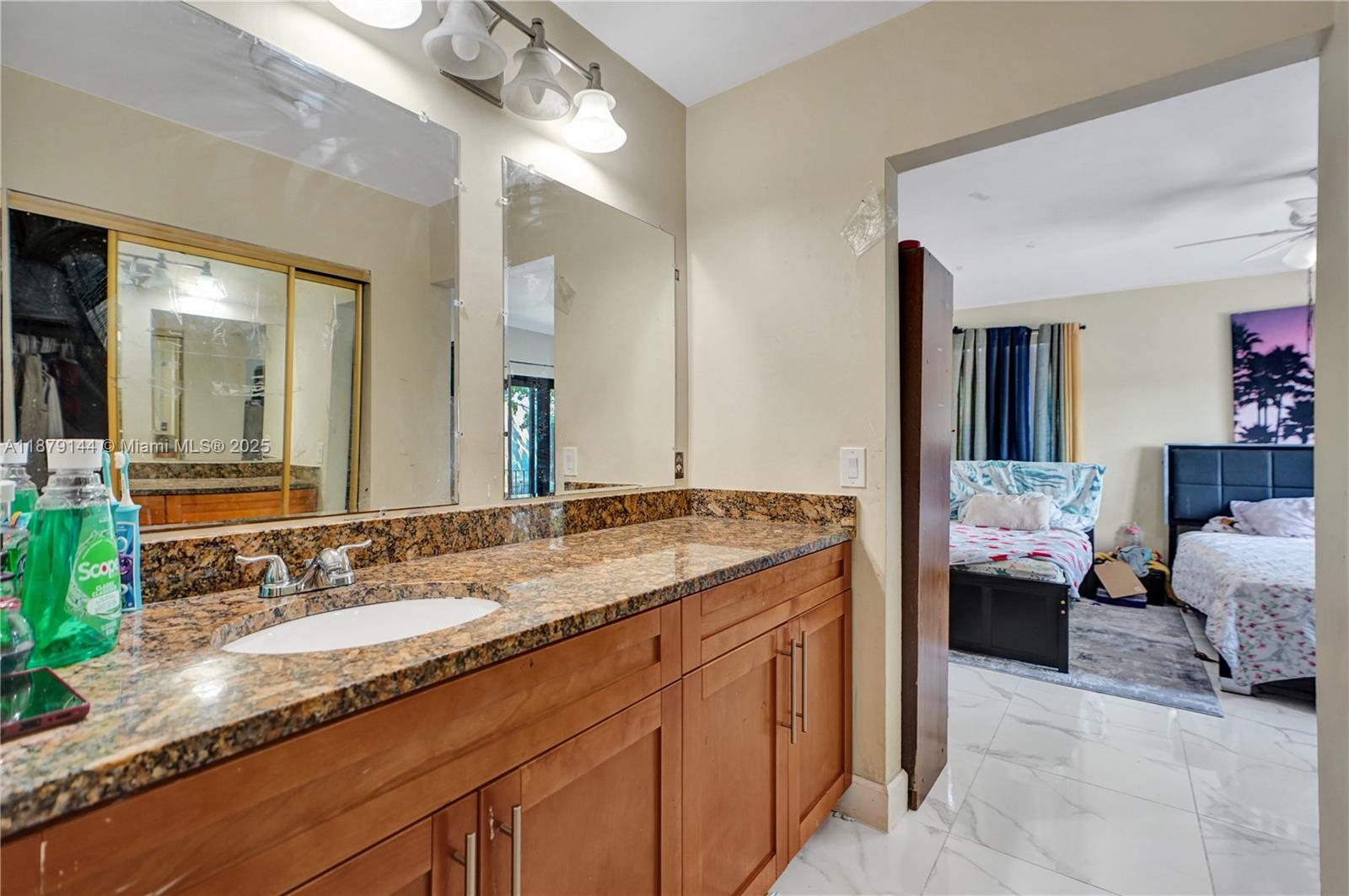 BILTMORE CLUB VILLAS TOWN - Residential