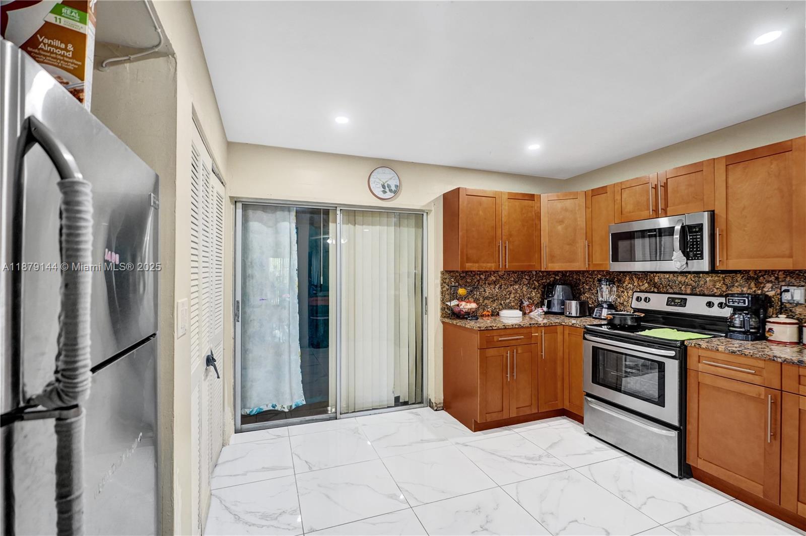 BILTMORE CLUB VILLAS TOWN - Residential