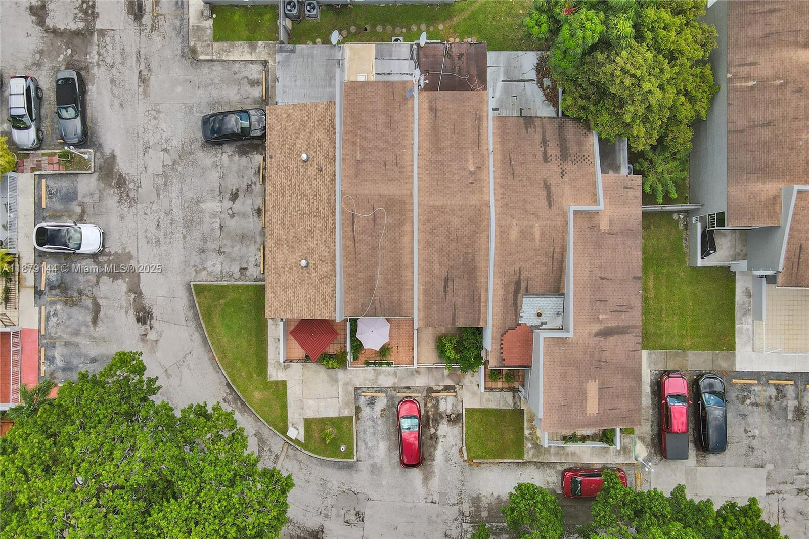 BILTMORE CLUB VILLAS TOWN - Residential