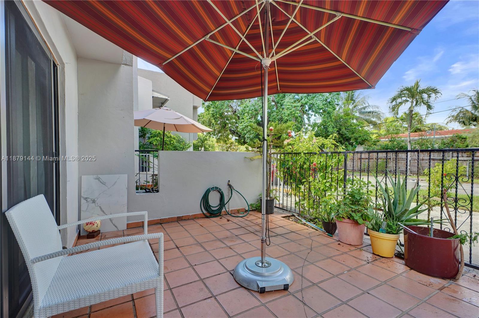 BILTMORE CLUB VILLAS TOWN - Residential