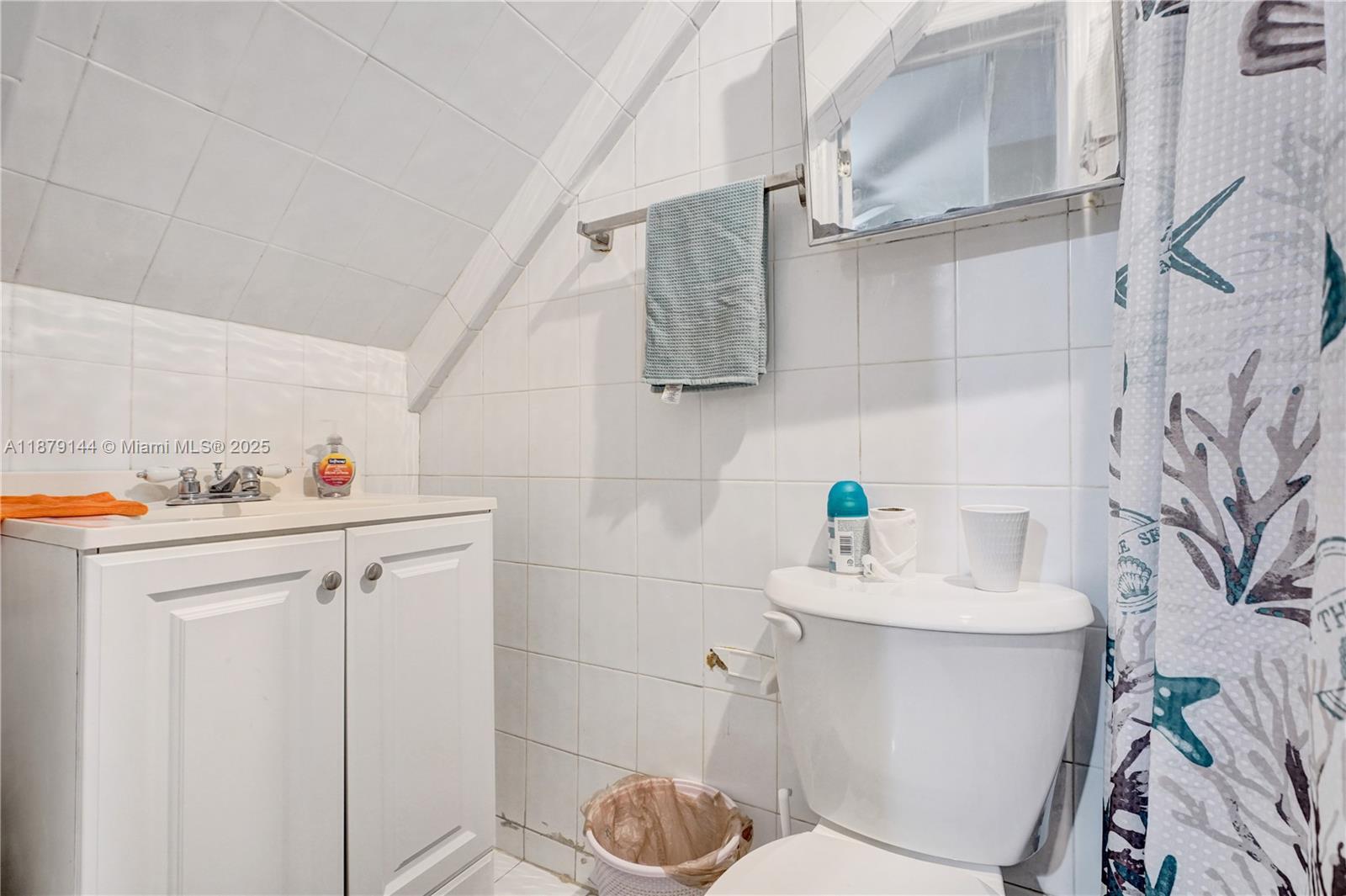 BILTMORE CLUB VILLAS TOWN - Residential