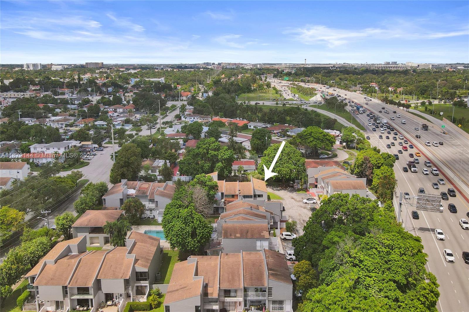 BILTMORE CLUB VILLAS TOWN - Residential