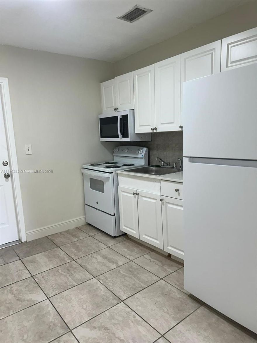 2 beds 1 bath in west park, residence features fresh paint throughout and brand-new appliances.