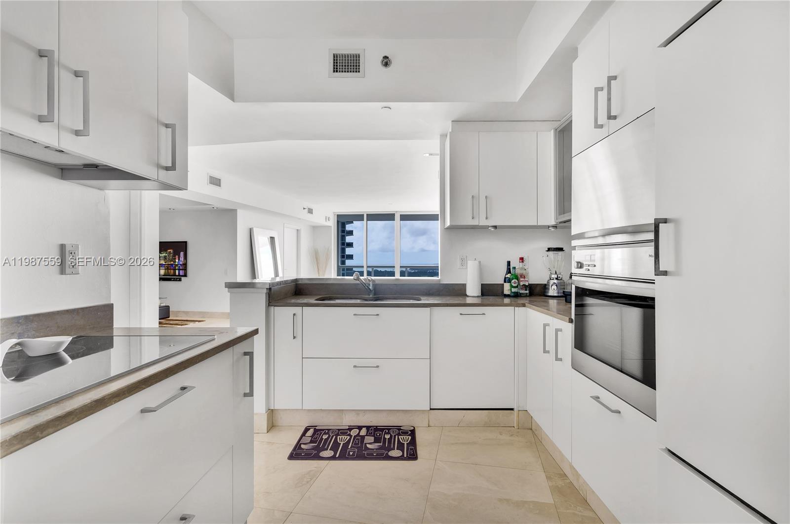 ICON CONDO - Residential Lease