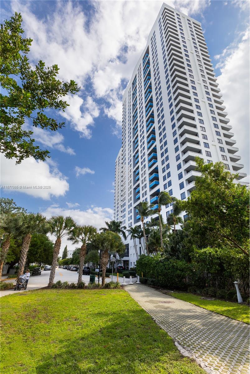THE WAVERLY AT SOUTH BEAC - Residential