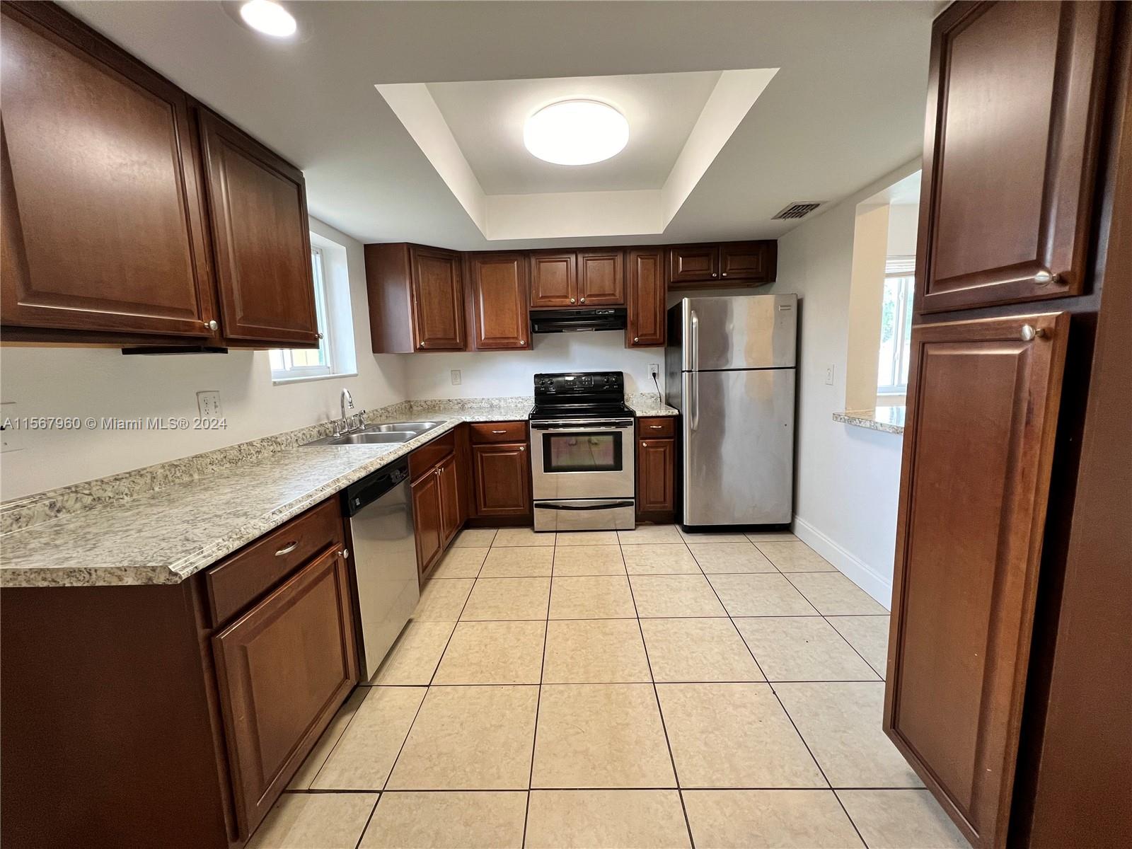 PALM BEACH FARMS CO 7 - Residential Lease