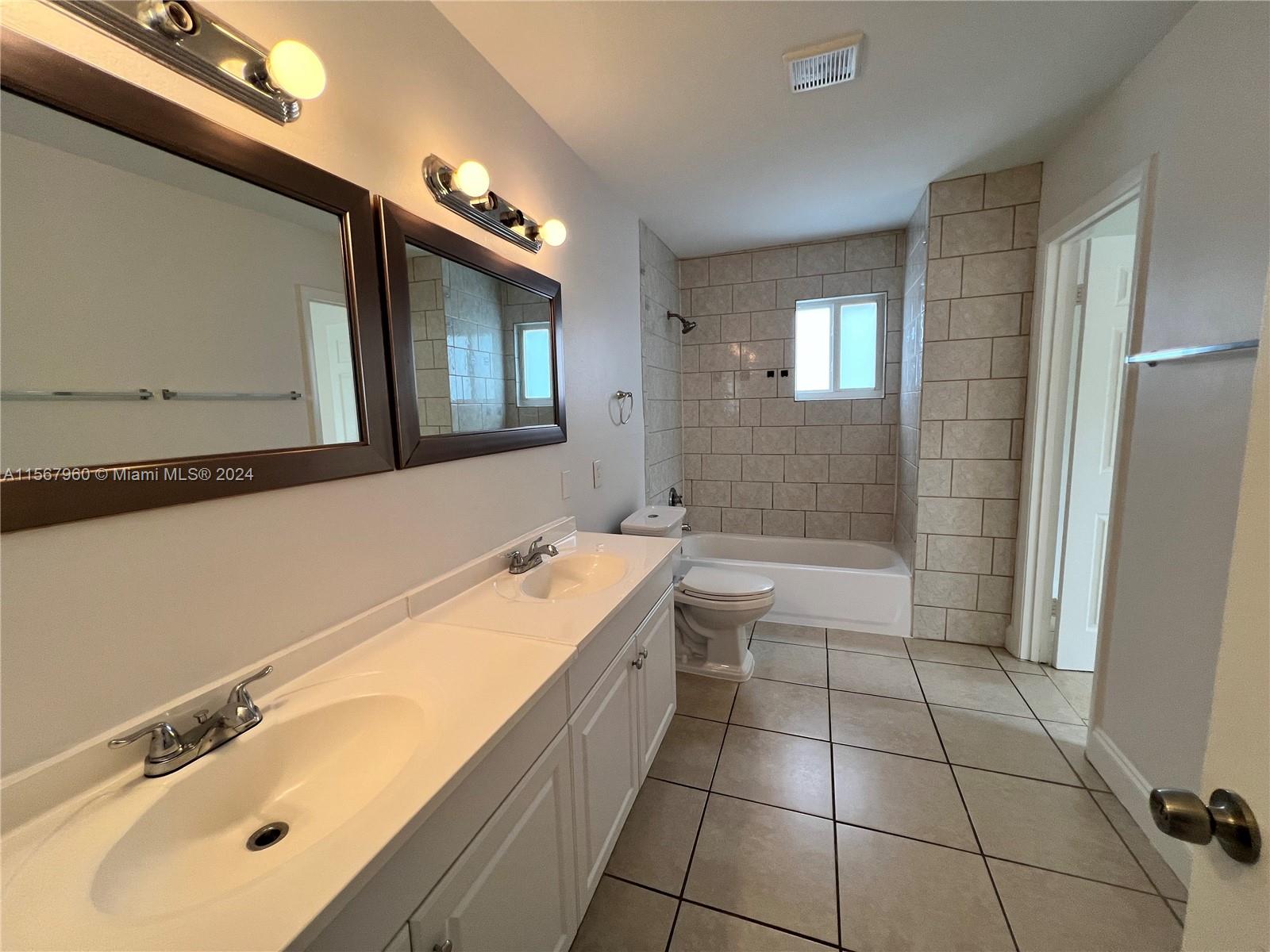 PALM BEACH FARMS CO 7 - Residential Lease