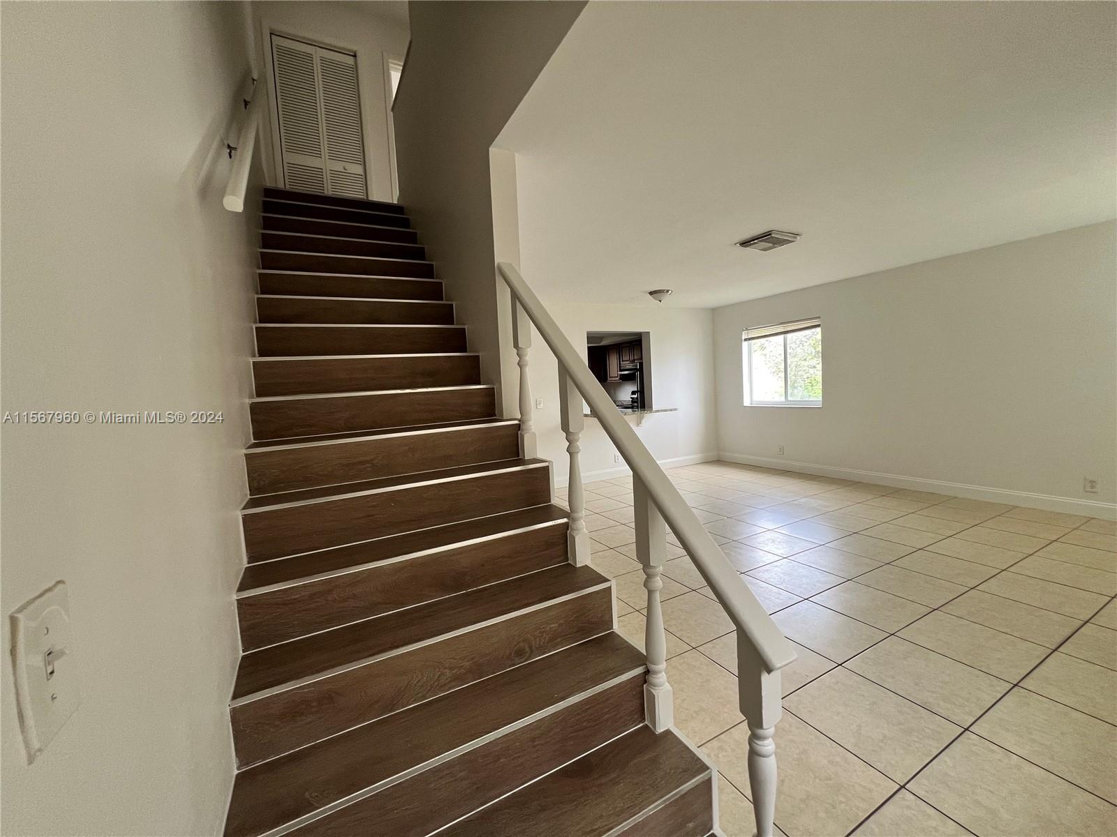 PALM BEACH FARMS CO 7 - Residential Lease