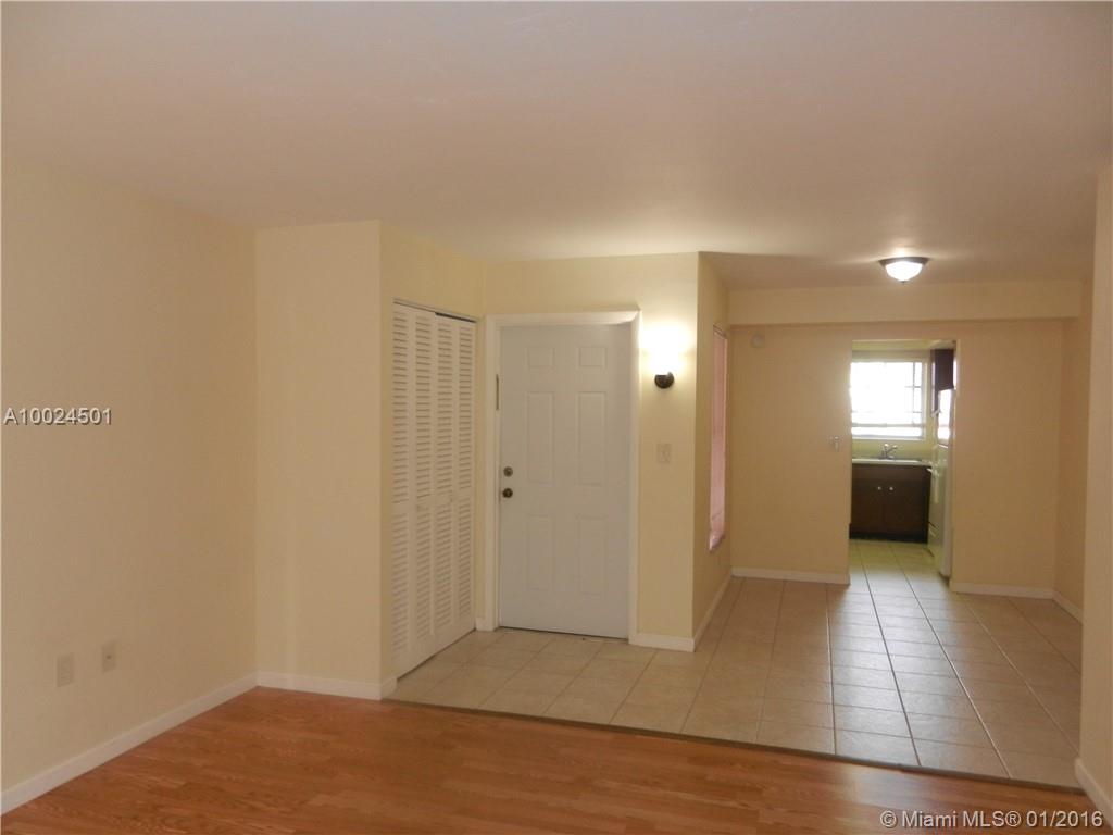 2/2 at Village Dadeland. Close to Metro, Dadeland Mall, Palmetto Express Way, remodeled unit.