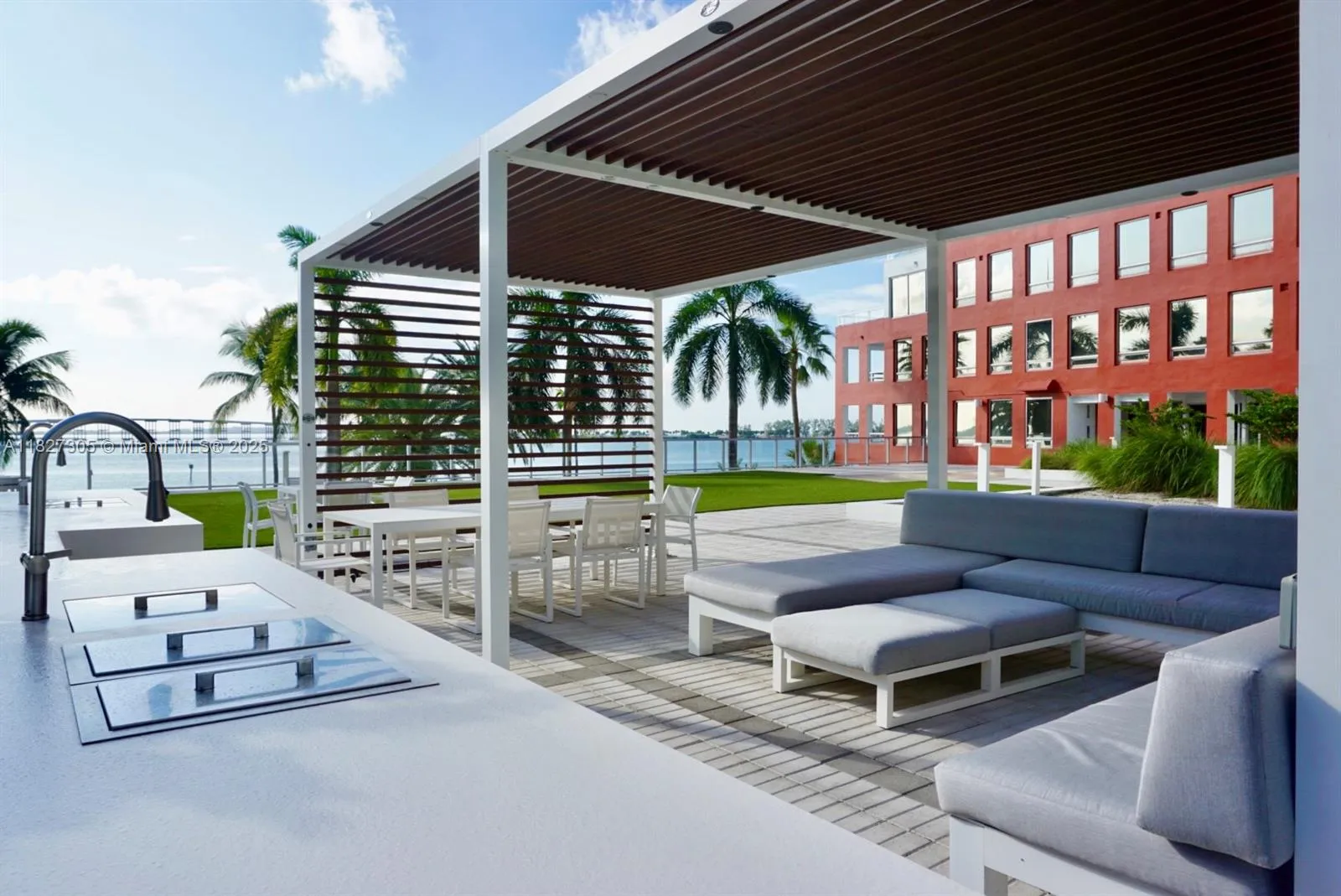 Miami, Florida 33129, United States, 2 Bedrooms Bedrooms, ,2 BathroomsBathrooms,Residential,Active,157644