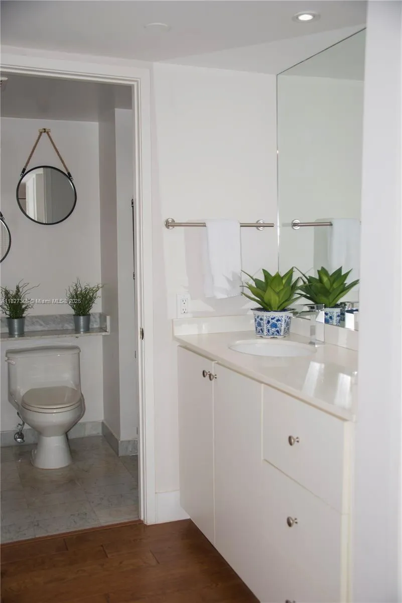 Miami, Florida 33129, United States, 2 Bedrooms Bedrooms, ,2 BathroomsBathrooms,Residential,Active,157644