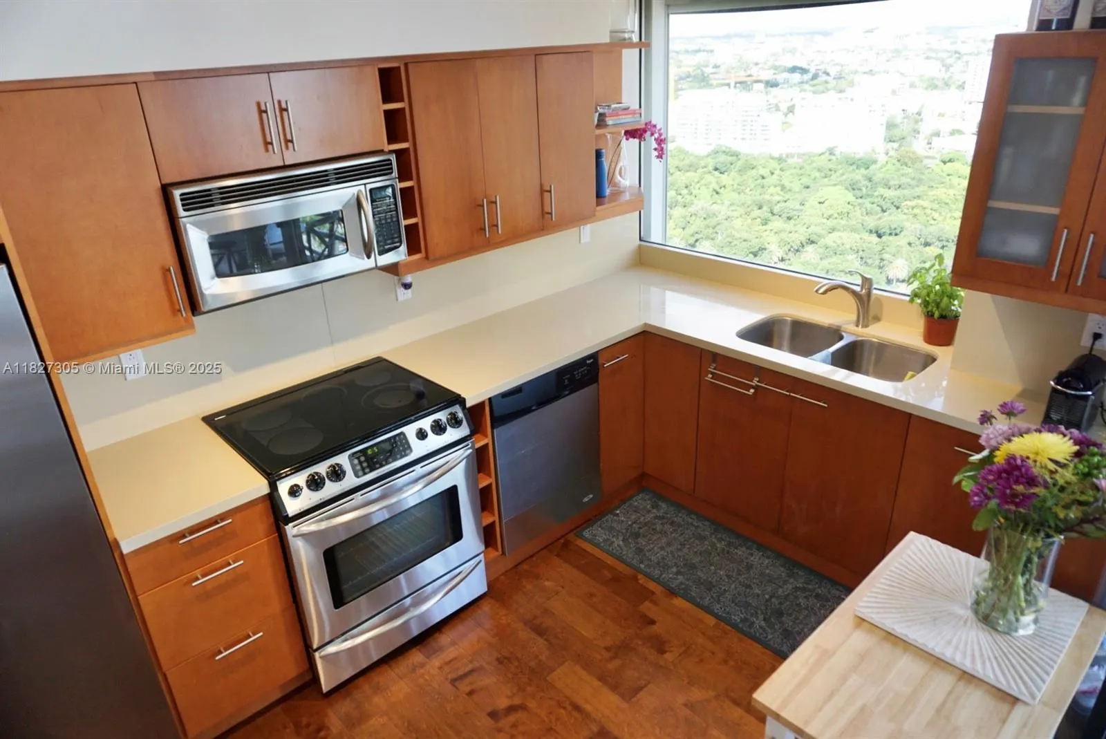 Miami, Florida 33129, United States, 2 Bedrooms Bedrooms, ,2 BathroomsBathrooms,Residential,Active,157644