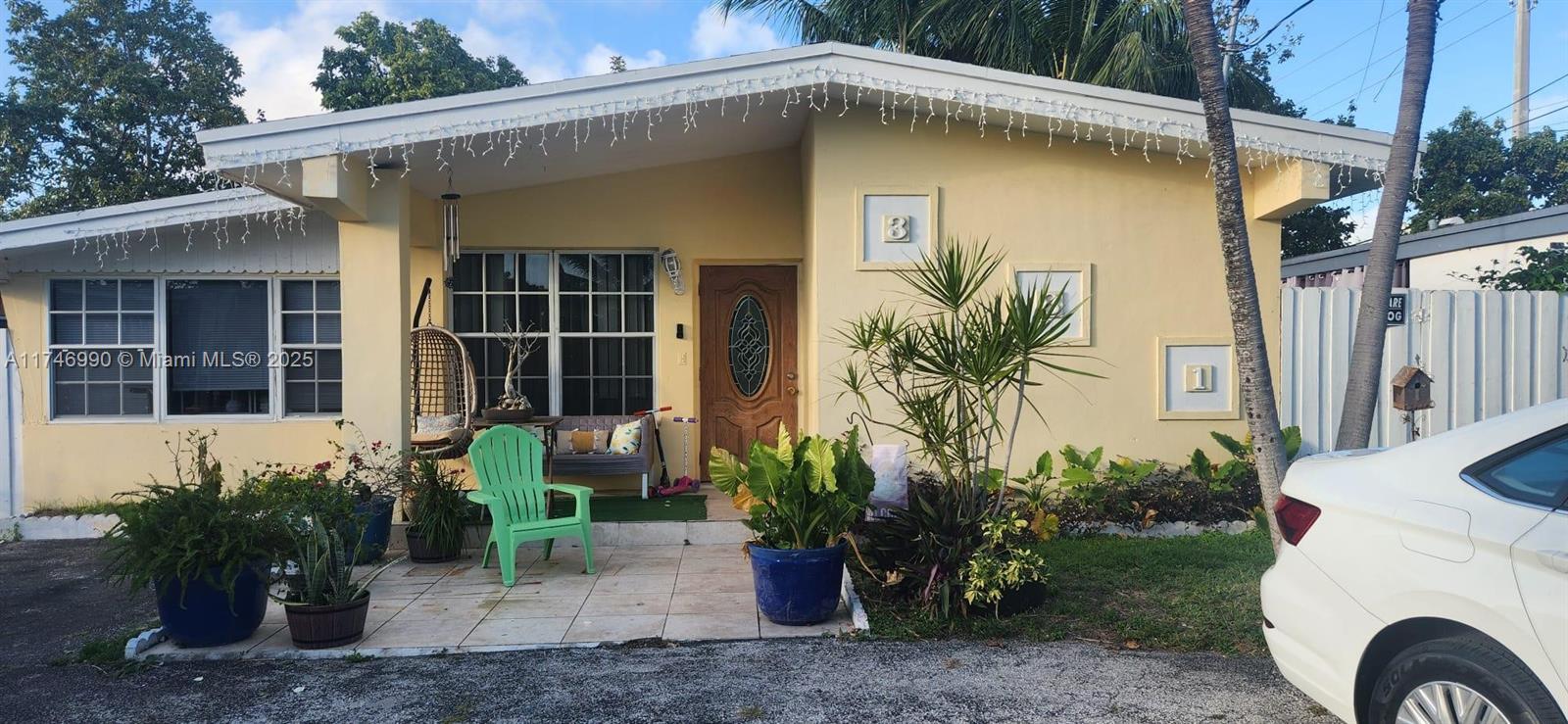 Property for Sale at 381 Ne 172nd St, North Miami Beach, Miami-Dade County, Florida - Bedrooms: 2 
Bathrooms: 1  - $389,000