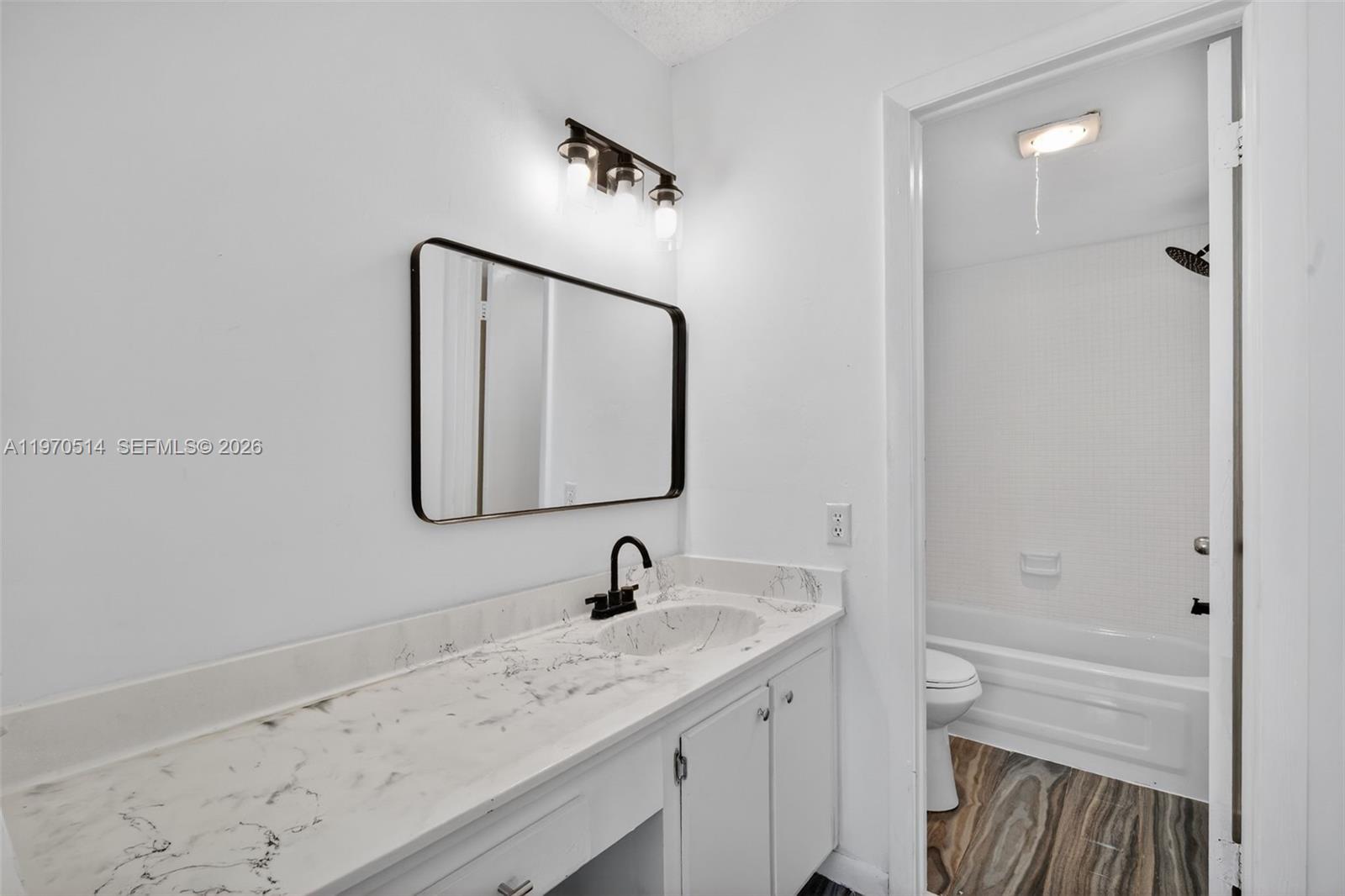 LIME BAY CONDOMINIUM 5 - Residential