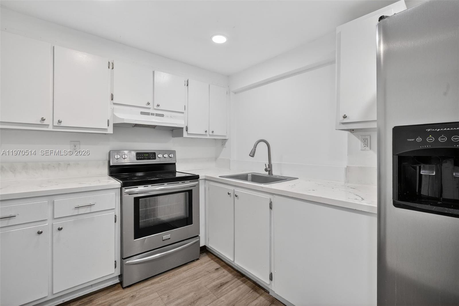 LIME BAY CONDOMINIUM 5 - Residential