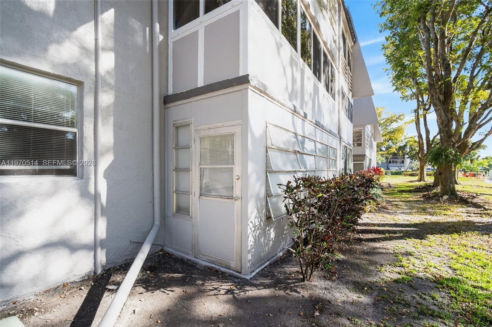 LIME BAY CONDOMINIUM 5 - Residential