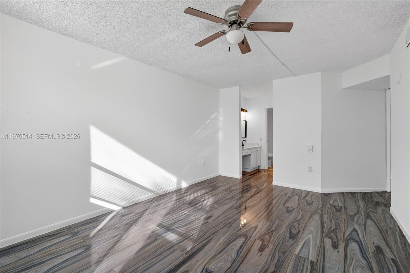 LIME BAY CONDOMINIUM 5 - Residential