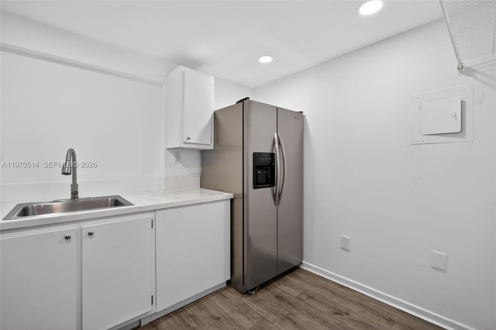 LIME BAY CONDOMINIUM 5 - Residential