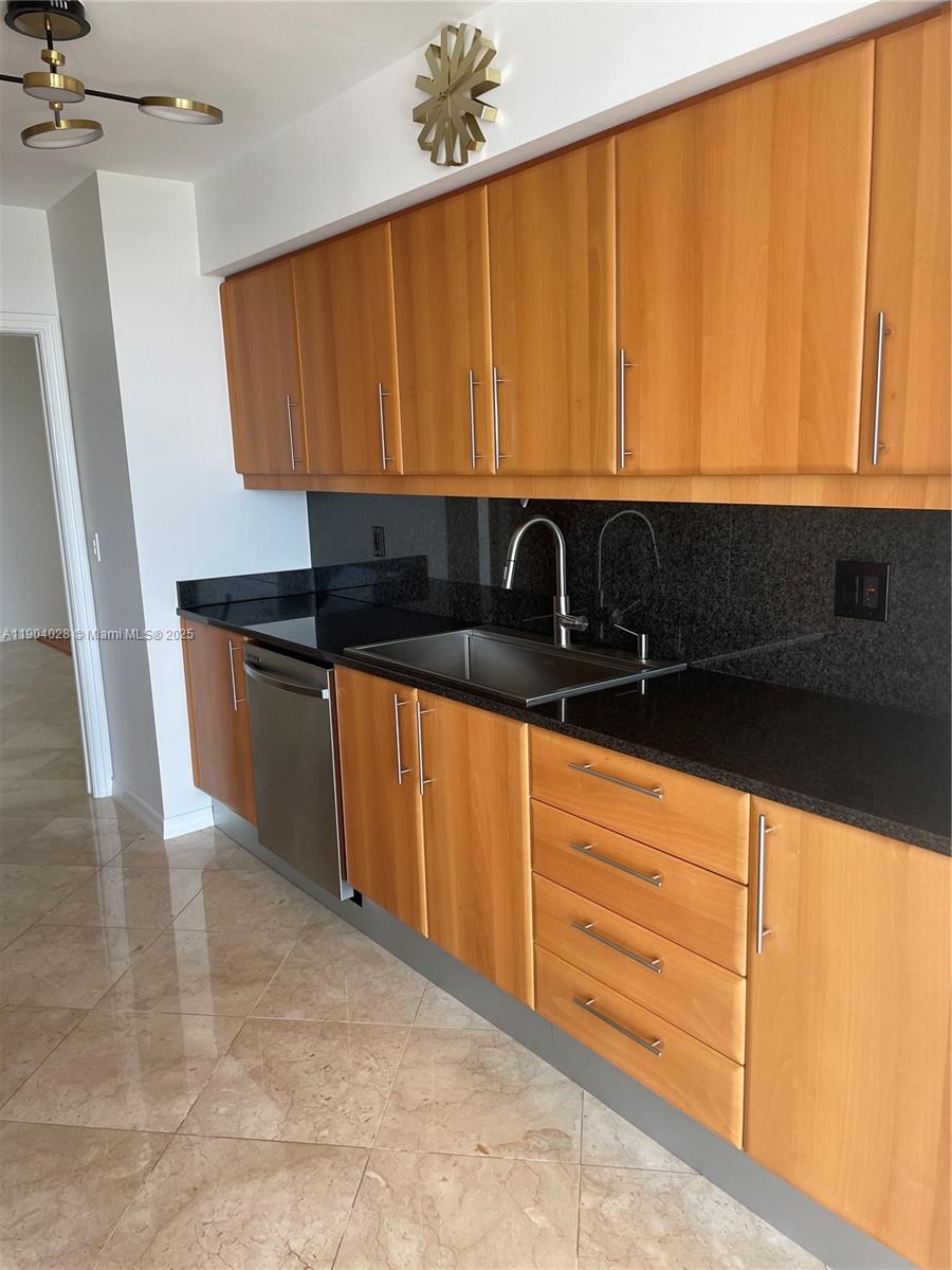 OCEANIA V CONDO - Residential Lease