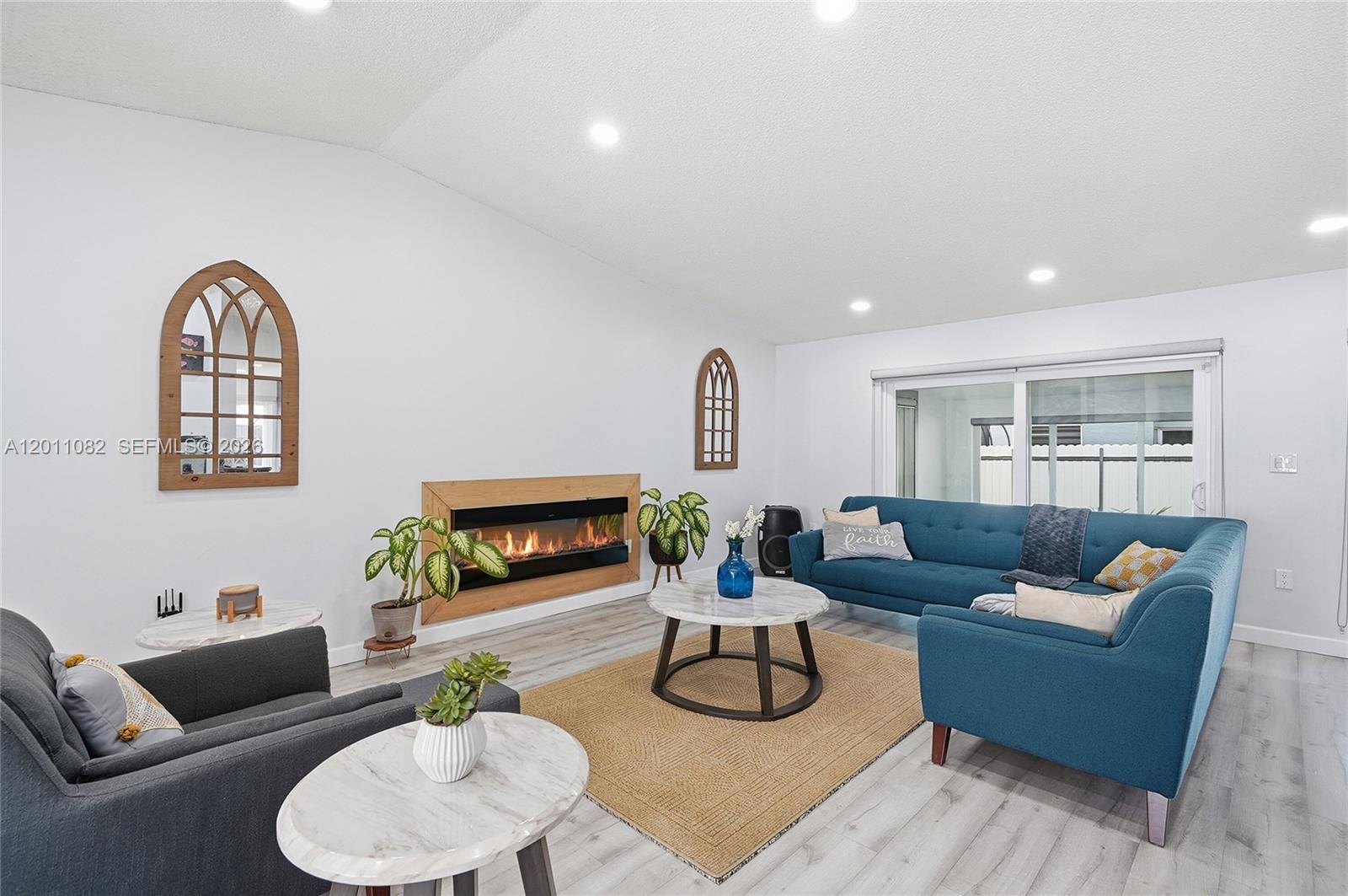 COUNTRY LAKE MANORS SEC 2 - Residential