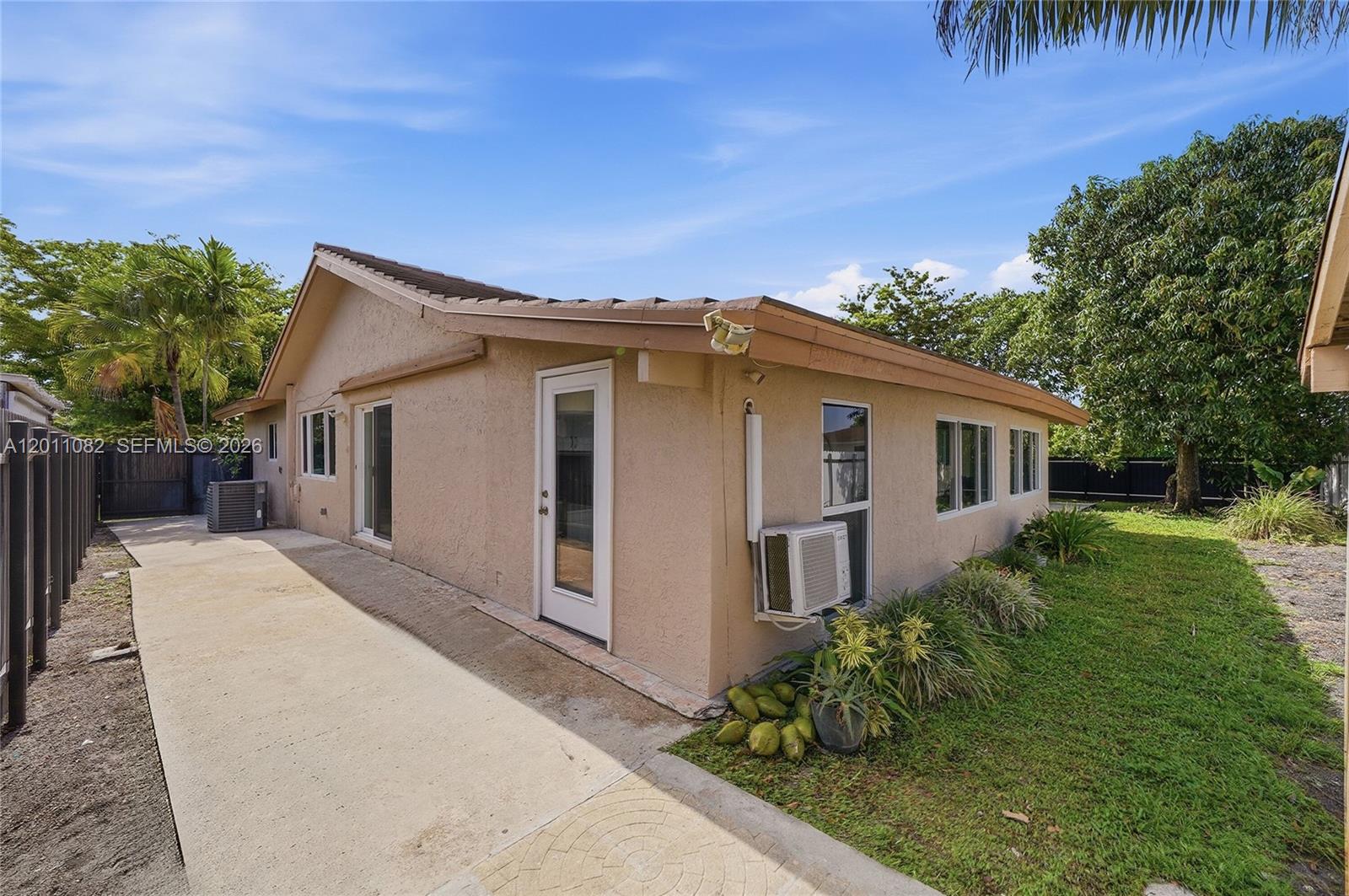 COUNTRY LAKE MANORS SEC 2 - Residential
