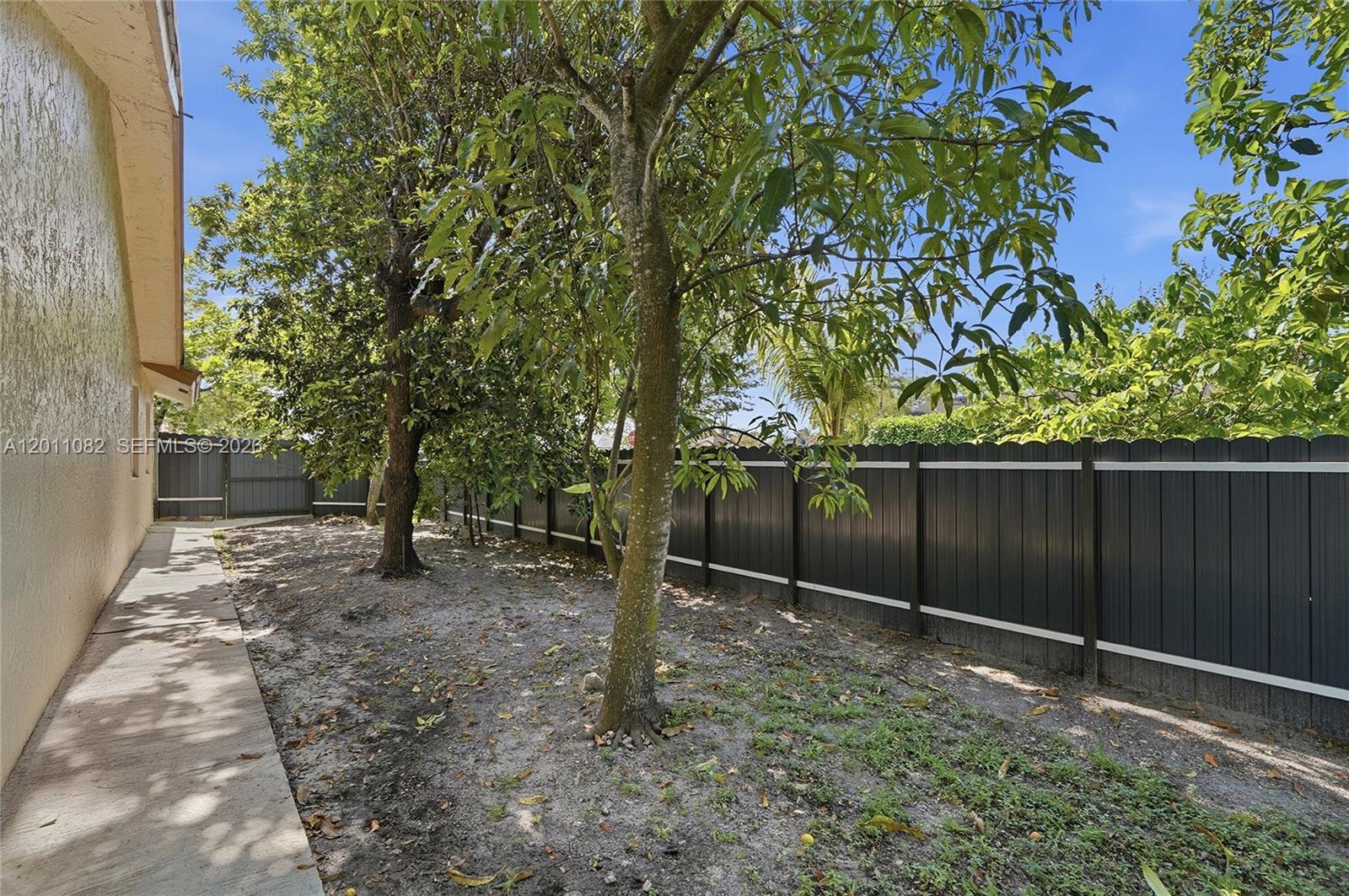 COUNTRY LAKE MANORS SEC 2 - Residential