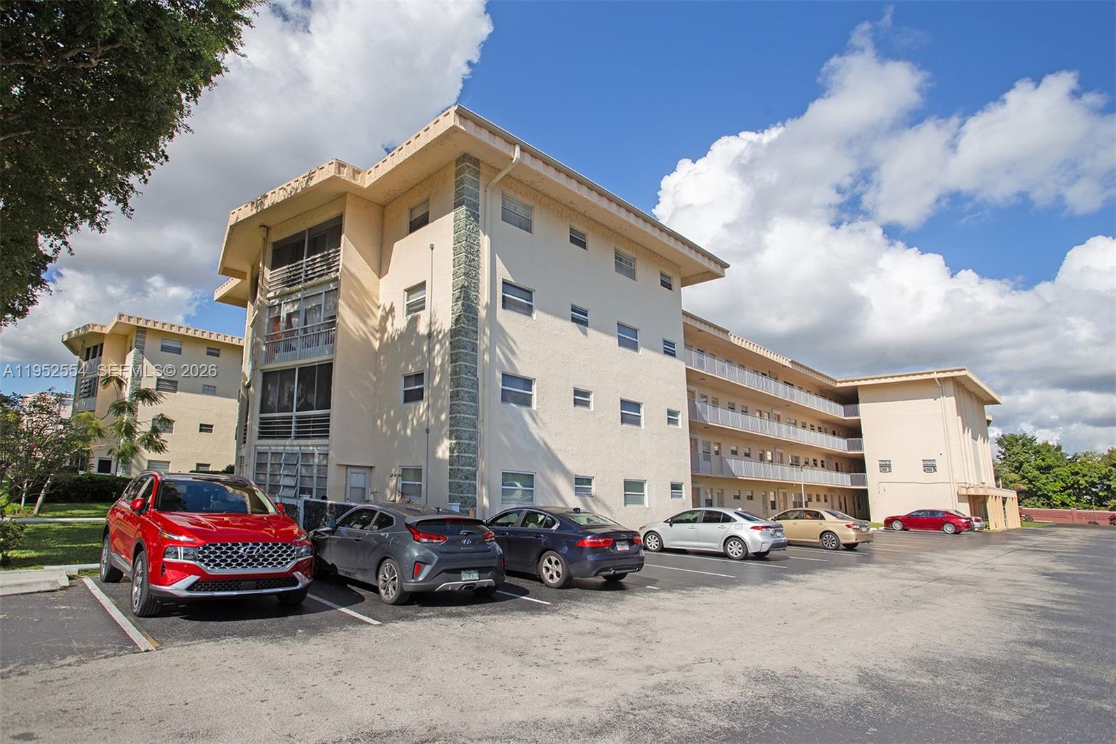 PEARL CONDO - Residential