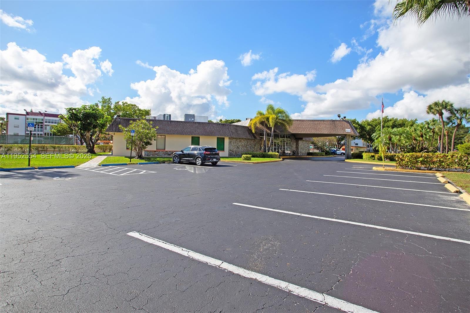 PEARL CONDO - Residential