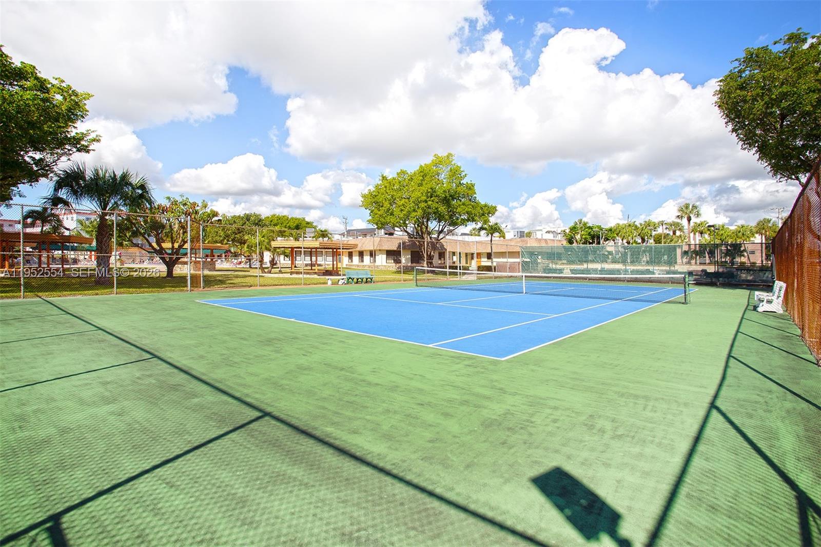 PEARL CONDO - Residential