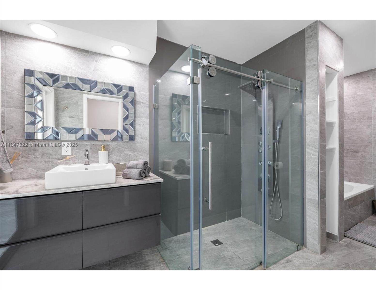 HIGHLAND WOODS SEC 1 - Residential