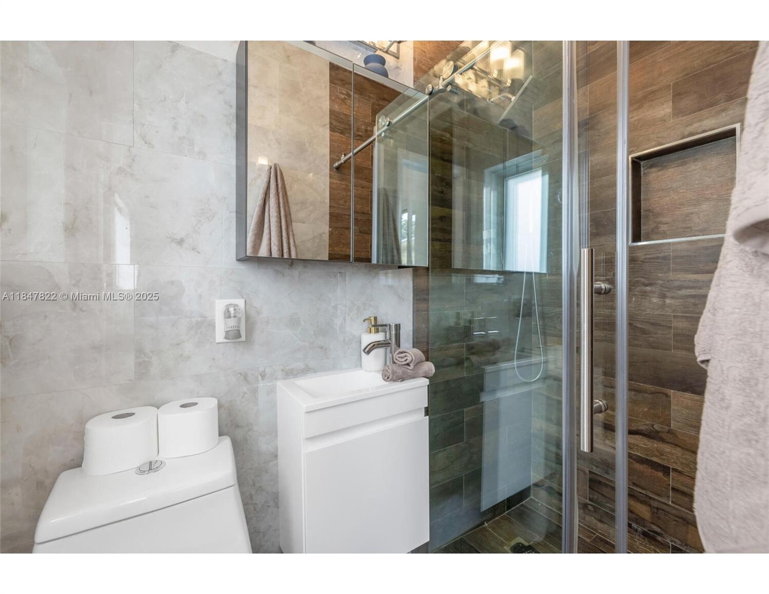 HIGHLAND WOODS SEC 1 - Residential