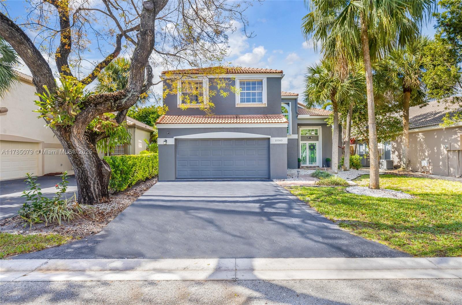 Property for Sale at 10360 Nw 11th St, Plantation, Miami-Dade County, Florida - Bedrooms: 4 
Bathrooms: 3  - $795,000