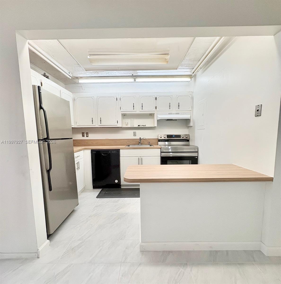 OMEGA CONDO NO 4 - Residential Lease