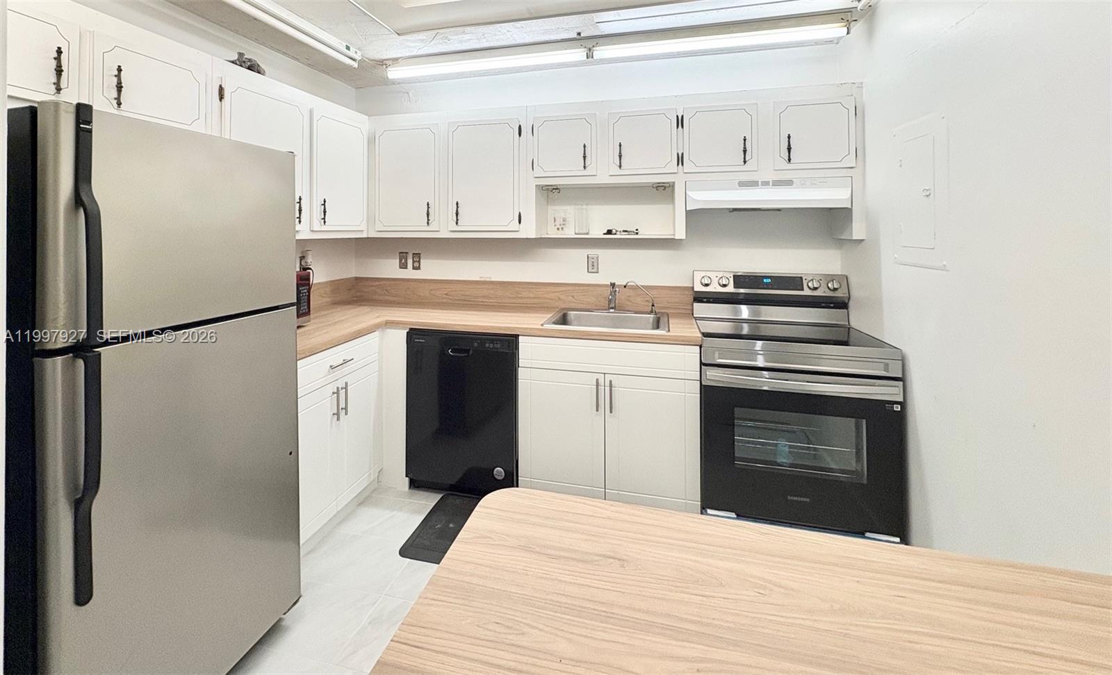 OMEGA CONDO NO 4 - Residential Lease