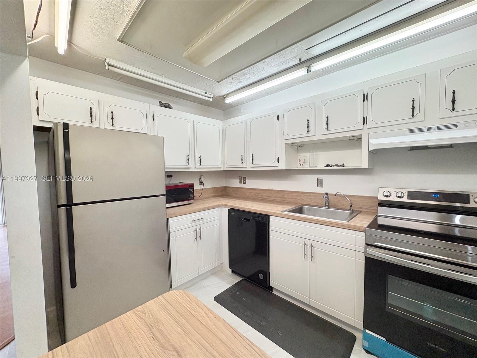 OMEGA CONDO NO 4 - Residential Lease