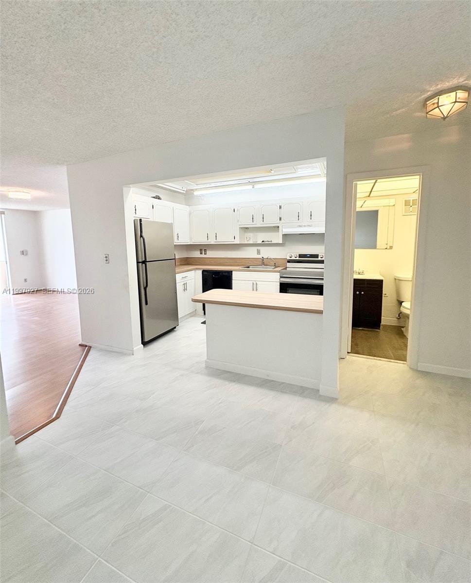 OMEGA CONDO NO 4 - Residential Lease