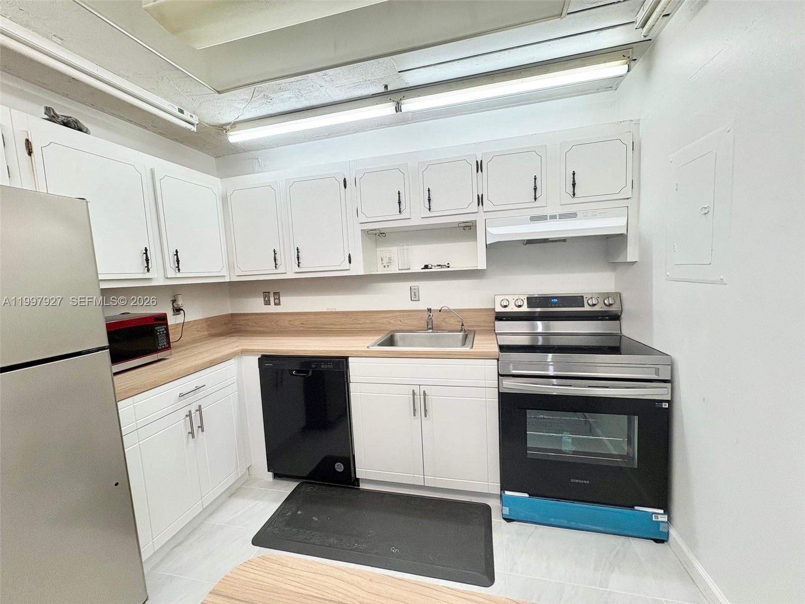 OMEGA CONDO NO 4 - Residential Lease