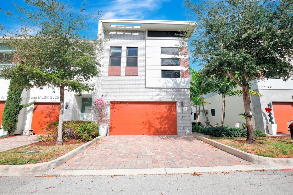 Photo of 4429 NW 9th St, Plantation, FL 33317 (MLS # A11717903)