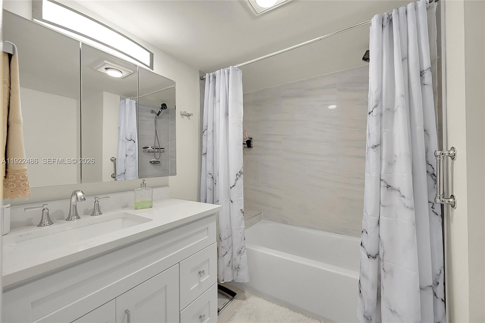 LAKESIDE CONDO 2 OF BANYA - Residential