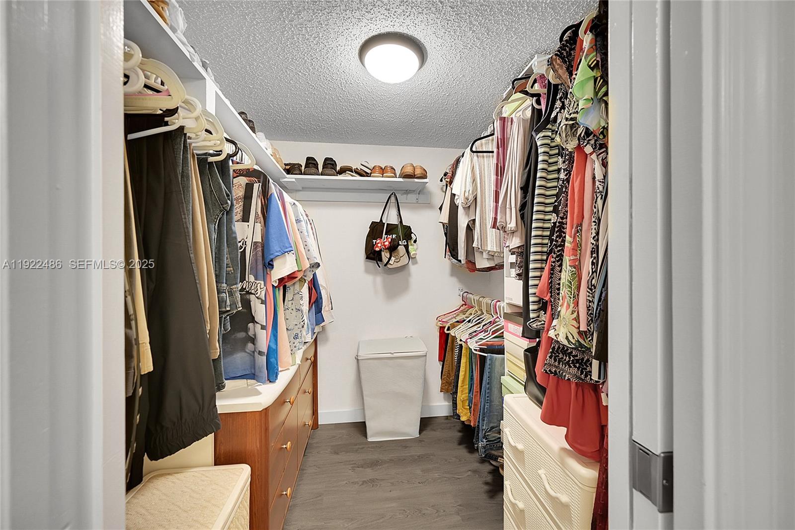 LAKESIDE CONDO 2 OF BANYA - Residential