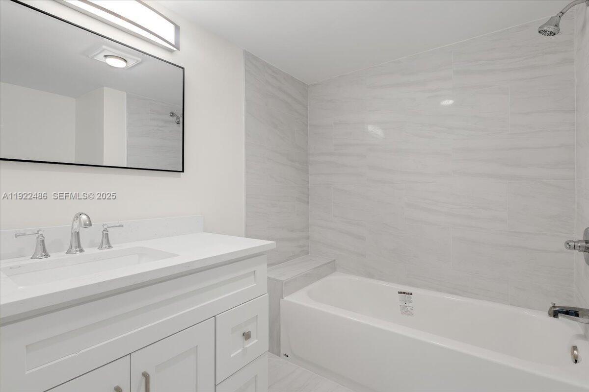 LAKESIDE CONDO 2 OF BANYA - Residential